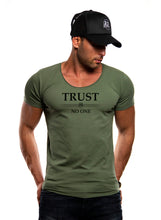 Men's T-shirt "TRUST NO ONE" MD976