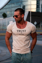 Men's T-shirt "TRUST NO ONE" MD976