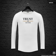Mens Long Sleeve T-shirt "TRUST NO ONE" MD976