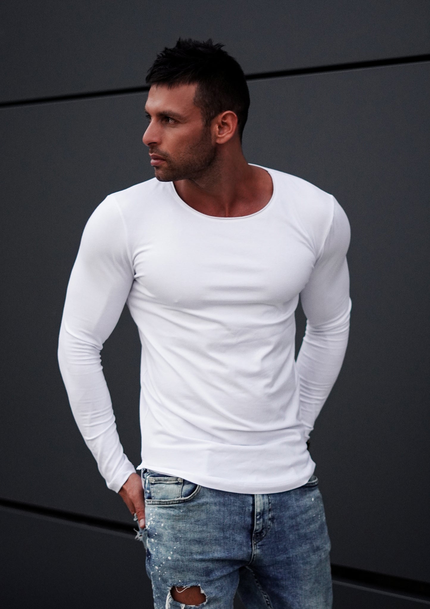 Men's Plain White Scoop Neck Long Sleeve T-shirt