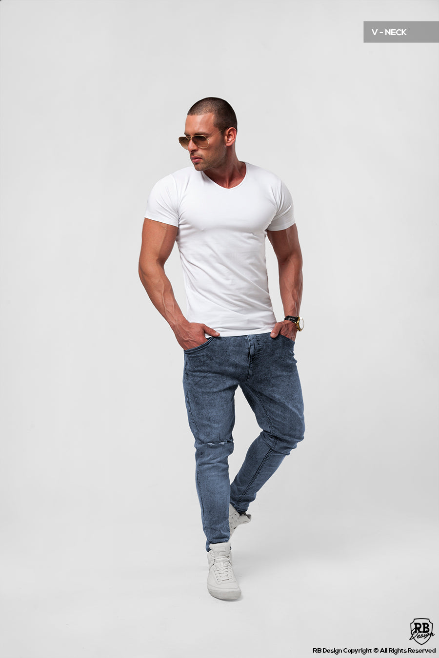 indsats fordøje Pas på Men's Plain White V-Neck T-shirt HIGH QUALITY slim fit tees online – RB  Design Store